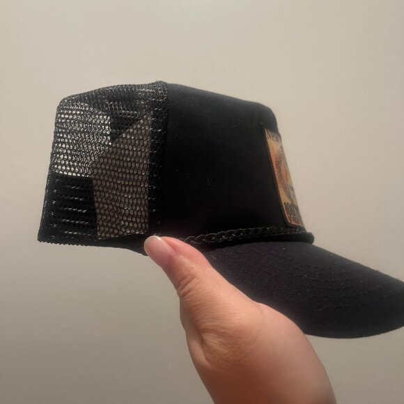 Modelo Black Trucker Hat New York Fighting Spirit and Cozies - Picture 2 of 5